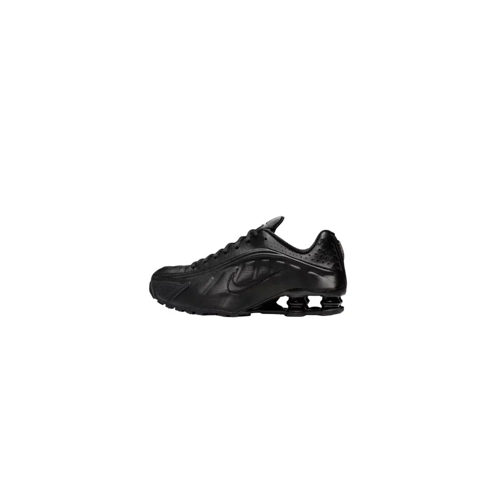 Nike Shox R4 Womens Black Max Orange‎ Athletic Sneakers AR3565-004 Size 7.5